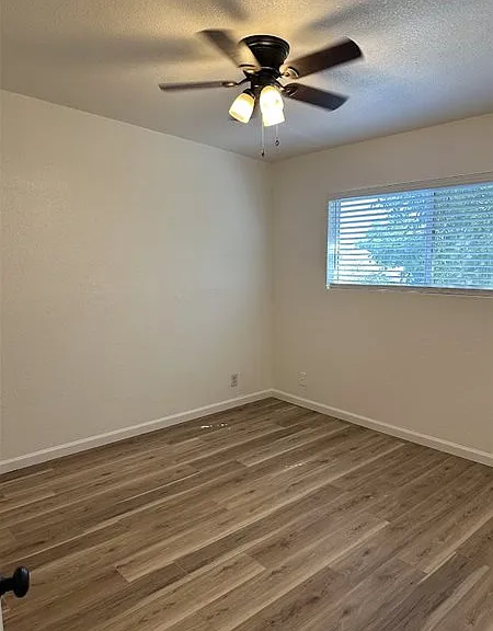 1735 Lucerne Ave — Photo 7