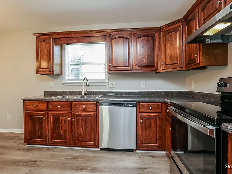 112 McKinley Dr — Photo 5