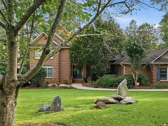 4th image of 323 Watercrest Ct