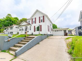 107 E Division St, Belding, MI 48809