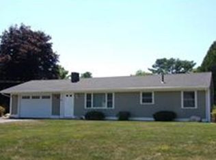 11 Crandon Dr, Acushnet, MA 02743