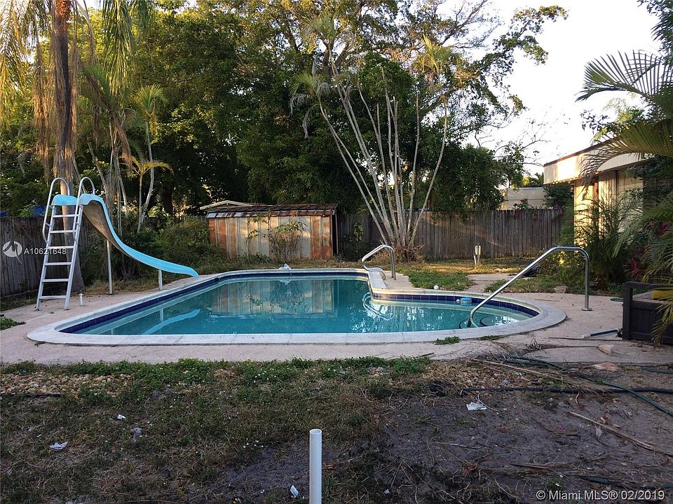 2nd image of 7807 NW 75th Ave