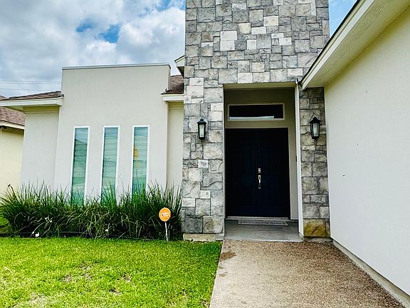 3rd image of 6102 Amir Dr