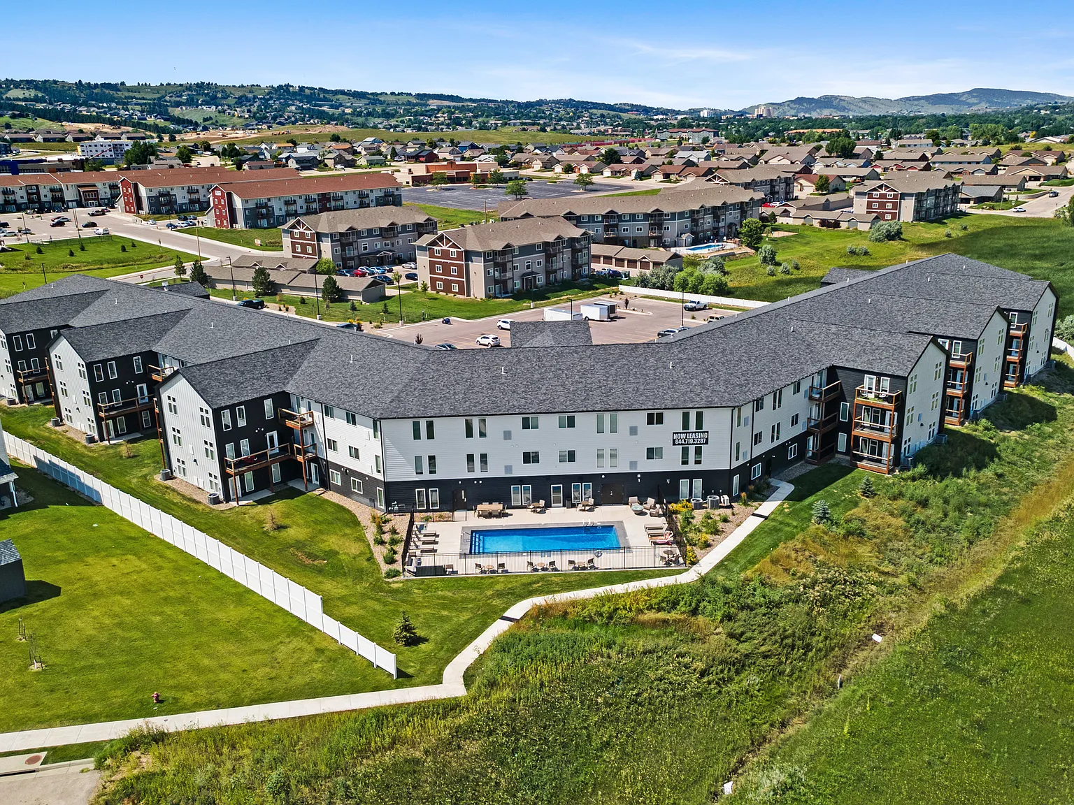 Split Creek Commons — Photo 3
