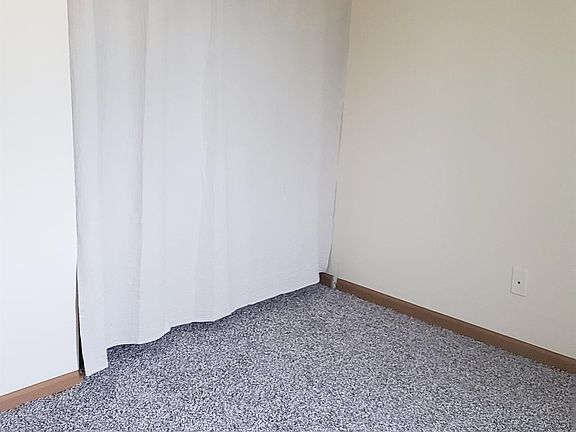 2nd image of 401-403 N Glendale Ave #17235123