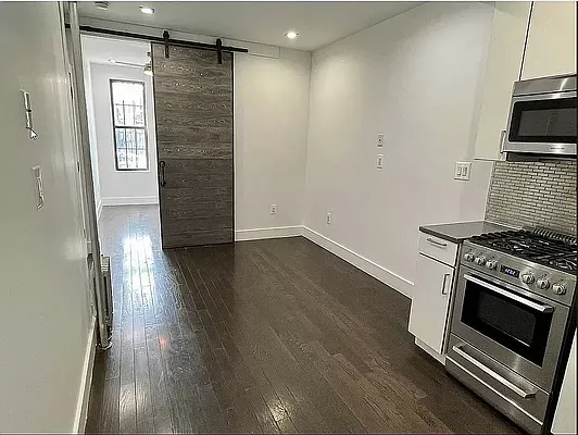 Rented by Ink Realty Services LLC | media 4