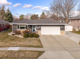 1624 Columbia Dr, Bismarck, ND 58504