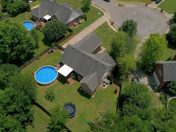 3rd image of 2610 Burgess St