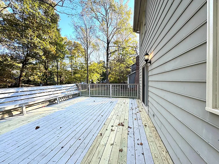 2015 Warwickshire Dr — Photo 22