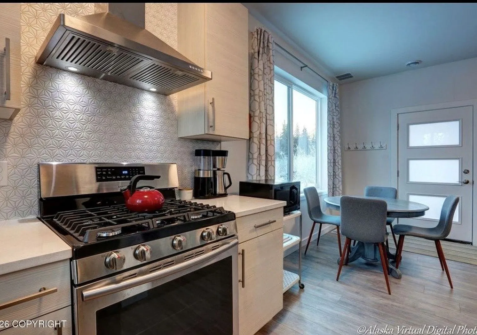 242 Tanner Cir — Photo 3