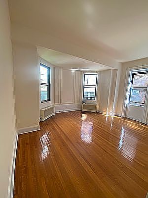 1st image of 5 E 67th St APT 3