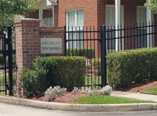 9915 Waterford Ct, Baton Rouge, LA 70810