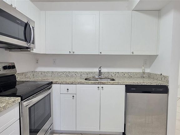 2nd image of 20125 NE 3rd Ct APT 3