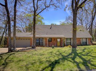 2920 Ridge Ct, Bartlesville, OK 74006