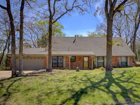 2920 Ridge Ct, Bartlesville, OK 74006
