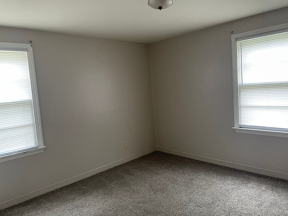 1st image of 115-117 Shoshone St