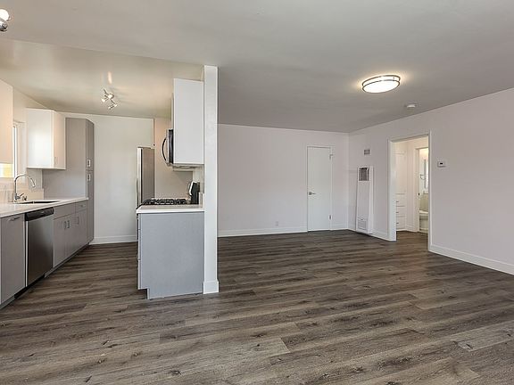 2nd image of 1850 Pine Ave #2