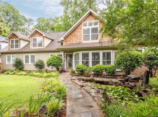 100 N Canterbury Rd, Charlotte, NC 28211