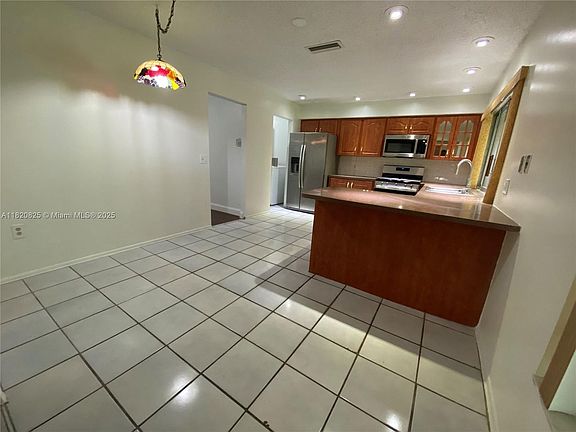 3rd image of 8250 Southampton Dr #8250