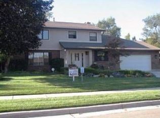 2128 Lonsdale Dr, Cottonwood Heights, UT 84121
