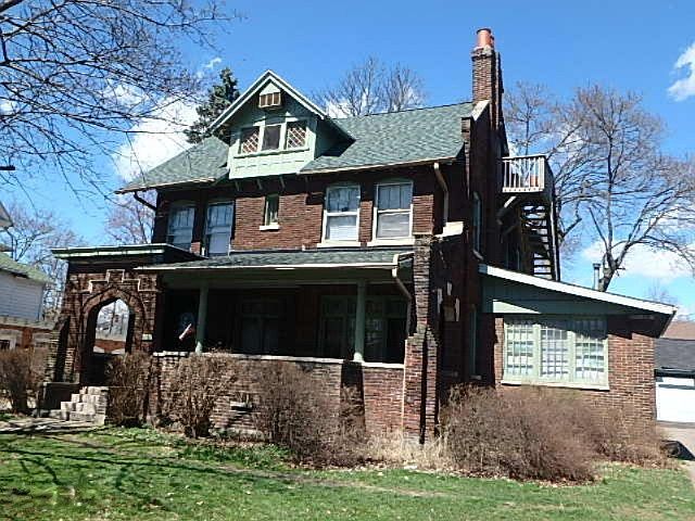 1st image of 223 Capital Ave NE