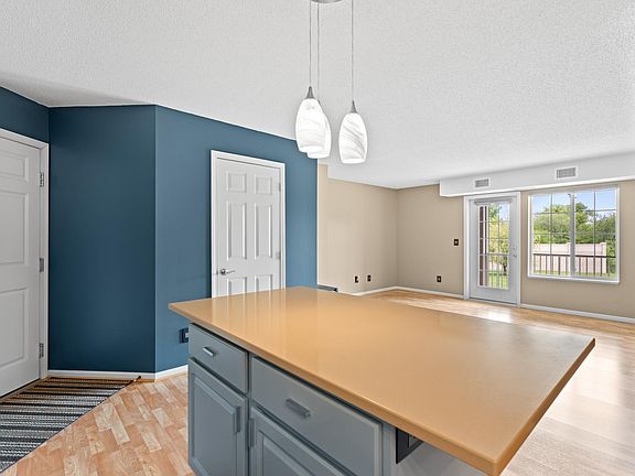 4th image of 2036 11th Ave SE APT C