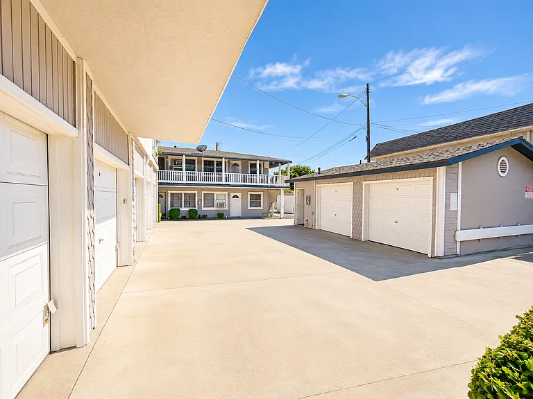 310 W Mountain View Ave #F — Photo 13