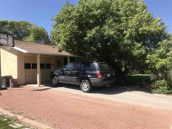 3rd image of 555 Peachwood Dr