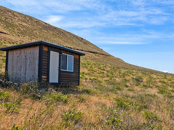 5th image of 1110 Ellensburg ranches rd