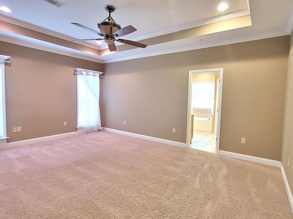 4th image of 610 Coleman Way
