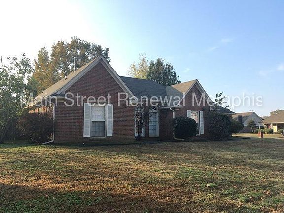 3rd image of 8613 Oak Trail Ln