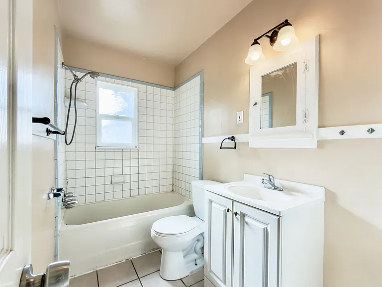 873 Binford St — Photo 14