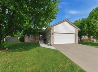 849 S Sunset Cir, Andover, KS 67002