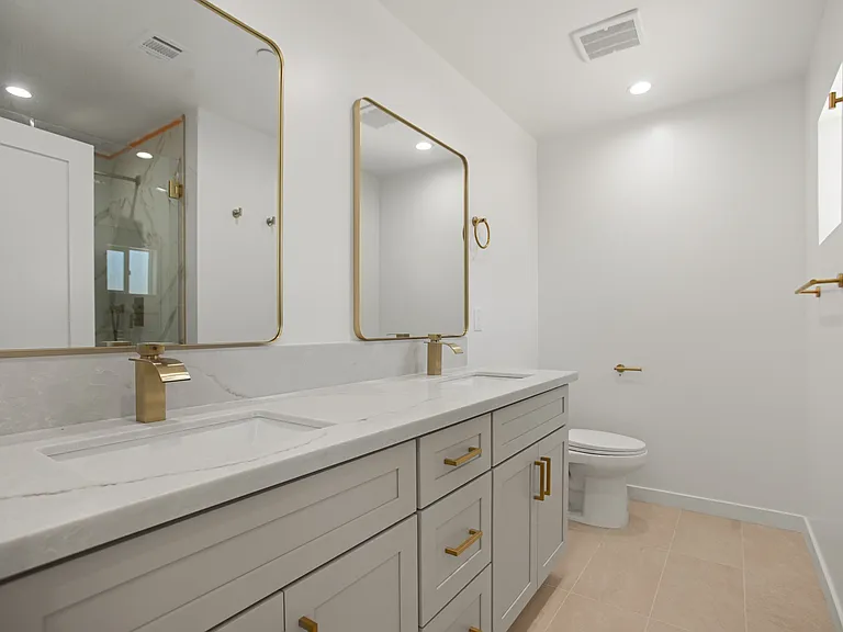 11502 Valjean Ave — Photo 3
