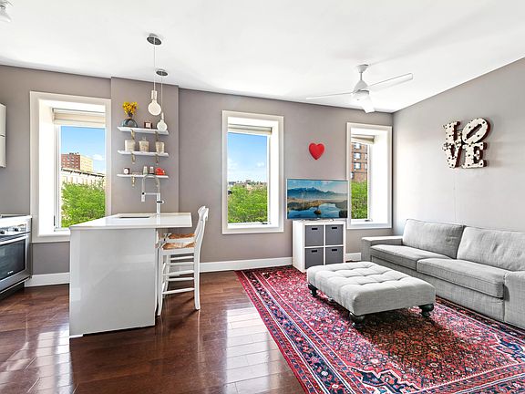 5th image of 142 Edgecombe Ave #4A