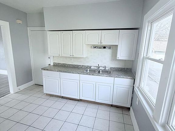 2nd image of 3341 Desota Ave #1