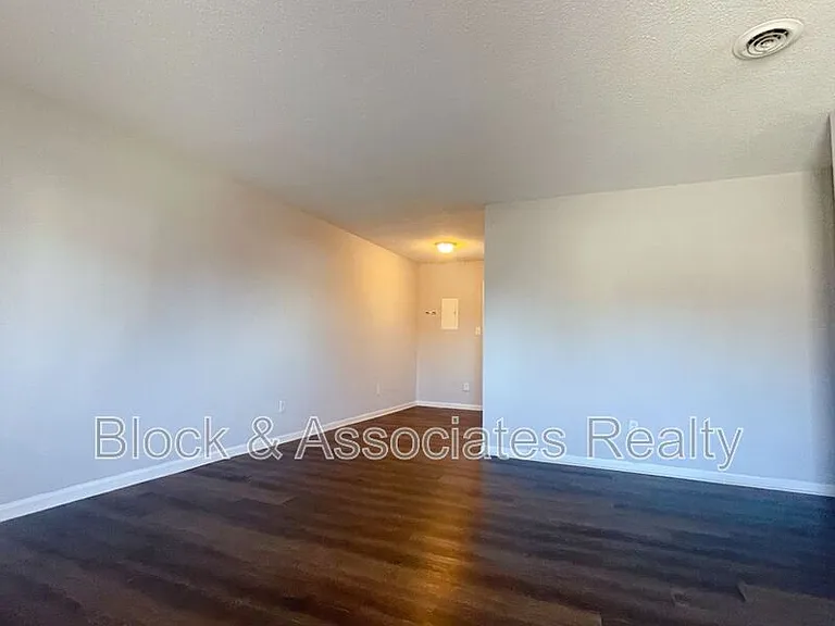 115 College St #1 — Photo 7