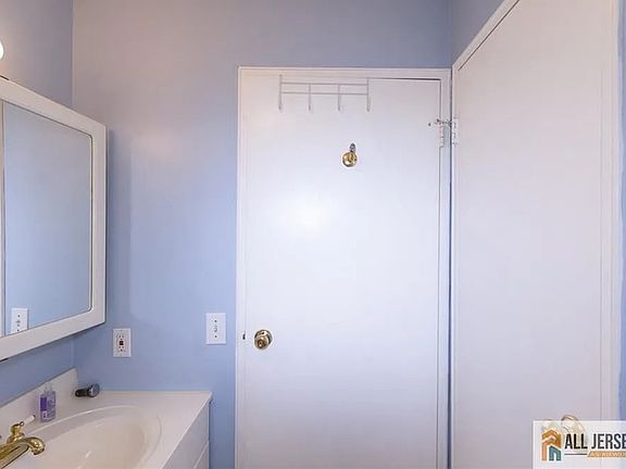 2nd image of 50-9 Prospect St