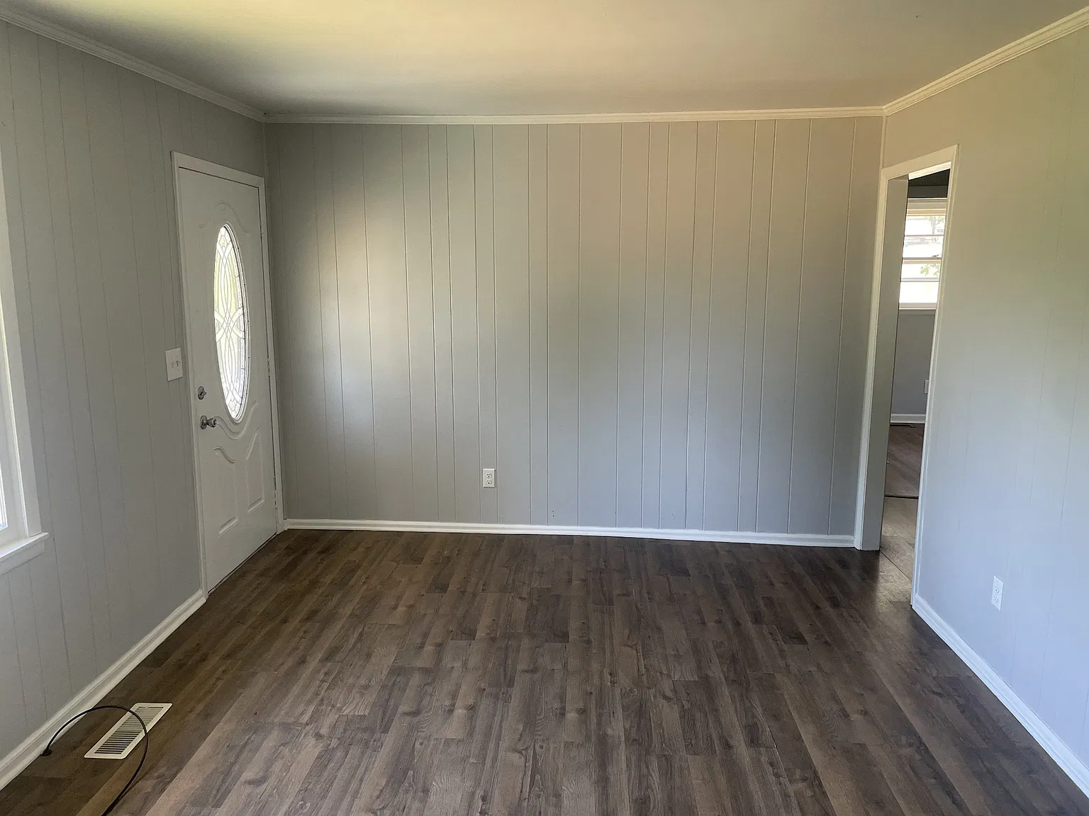 3 bed, 1.0 bath, 912 sqft, $1,850 — Photo 2