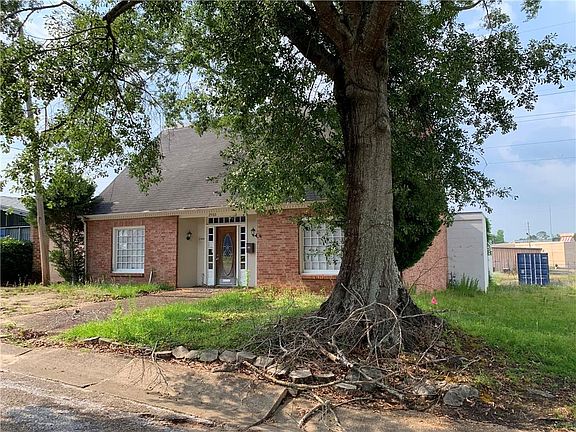3rd image of 2466 Commercial Park Dr