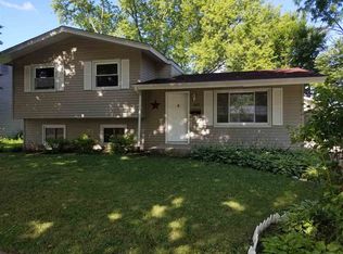 1423 11th Ave, Belvidere, IL 61008