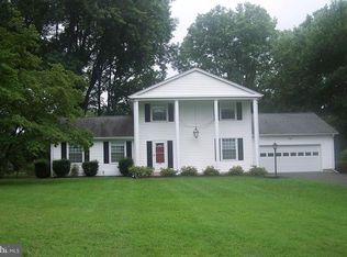 8007 Hillcrest Dr, Manassas, VA 20111