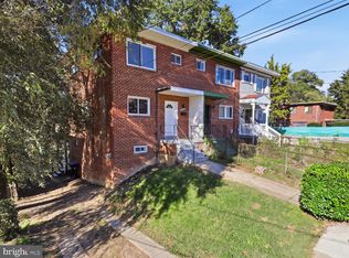 634 Hampton Dr, Oxon Hill, MD 20745