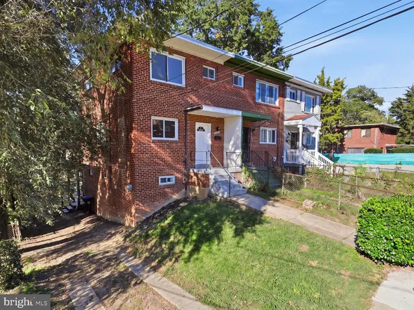 634 Hampton Dr, Oxon Hill, MD 20745