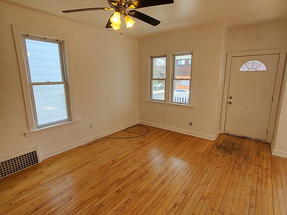3rd image of 526 E Burleigh St Unit A