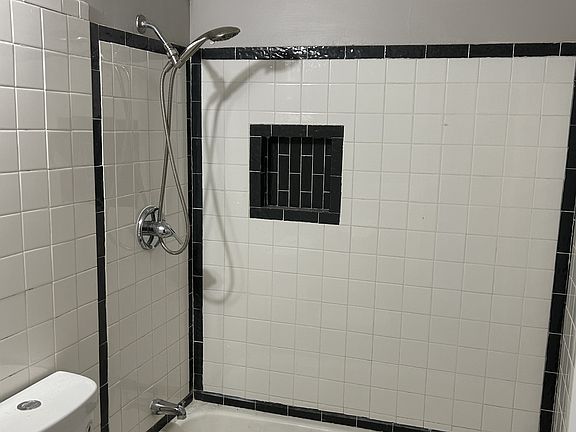 4th image of 6502 Julian Ave #B2