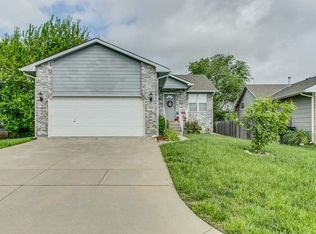 10900 E Longlake St, Wichita, KS 67207