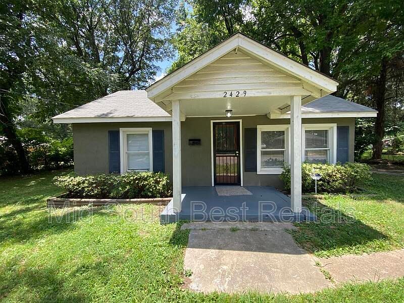 1st image of 2429 Pecan Cir