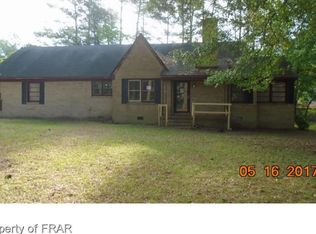 102 Reaves St, Raeford, NC 28376
