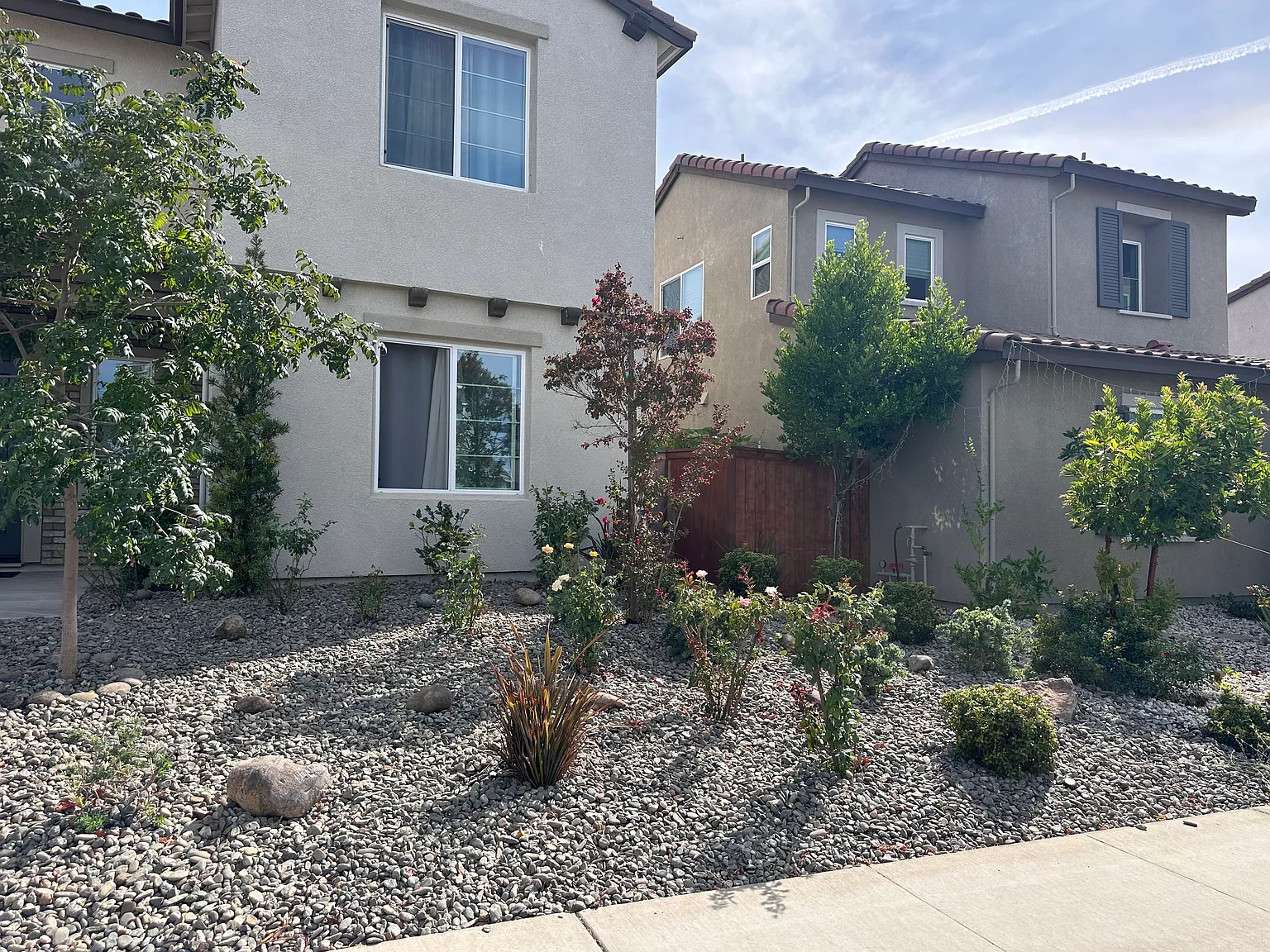 4 bed, 2527 sqft, $3,850 — Photo 2